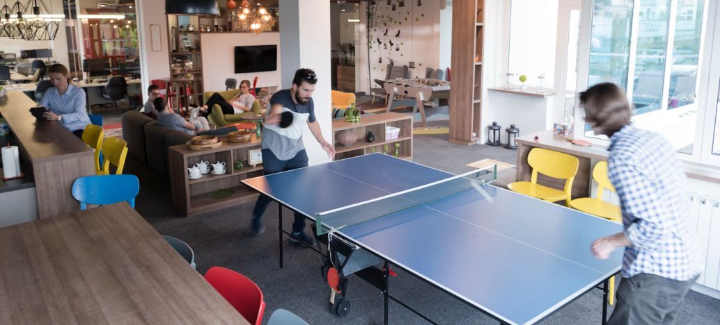 Table de ping pong au bureau