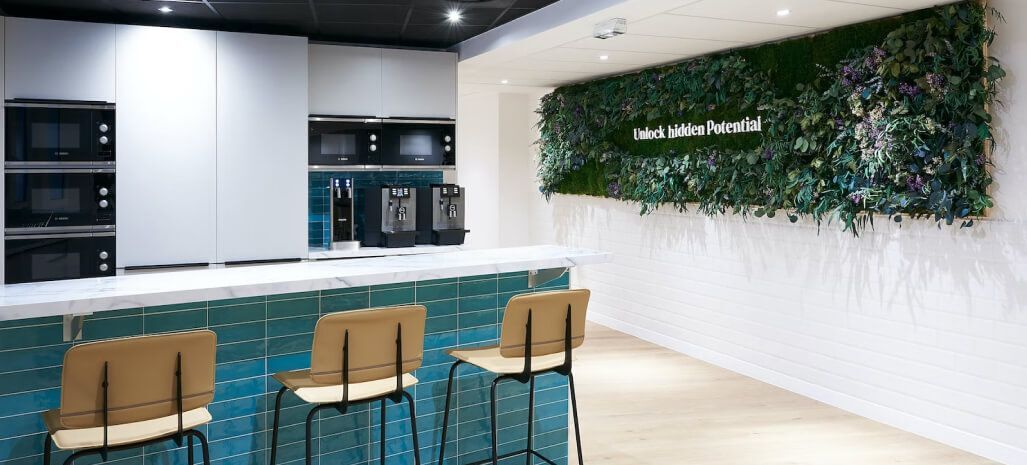 Espace communs au sein d'un immeuble de bureaux opérés