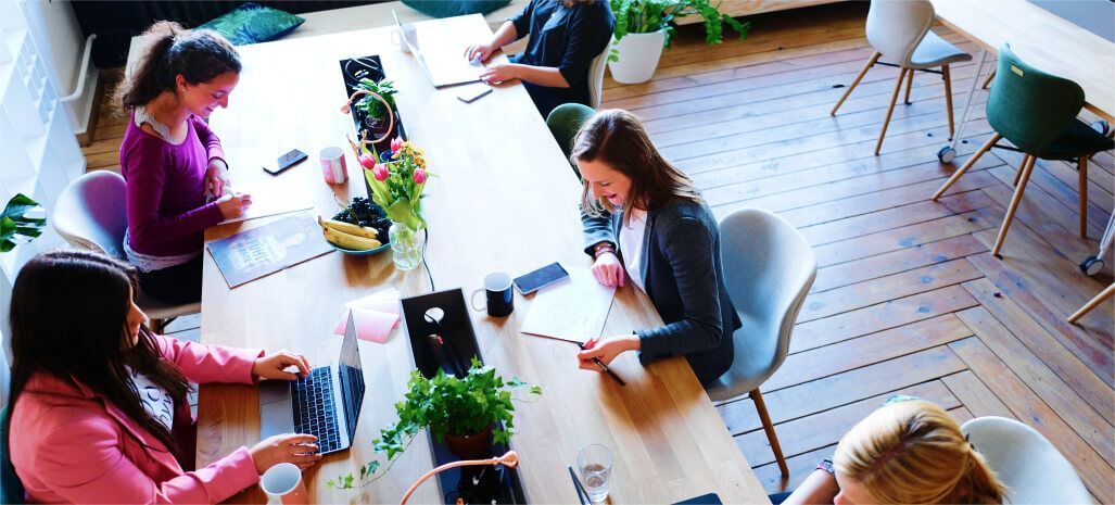 Table dans un coworking