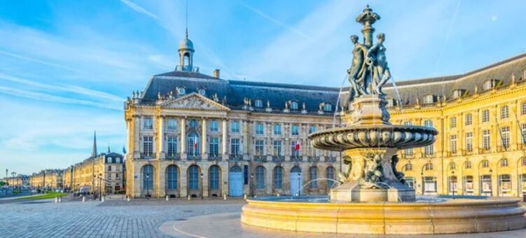 Place de la bourse à Bordeaux
