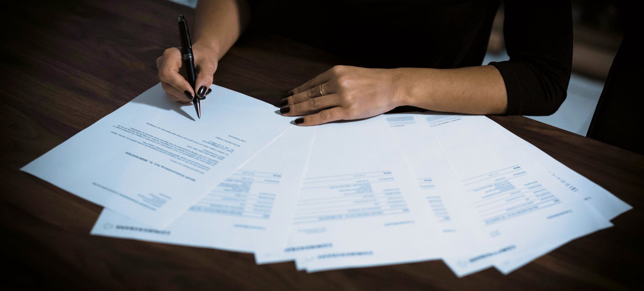 Remplissage d'un formulaire pour l'acquisition de bureaux 