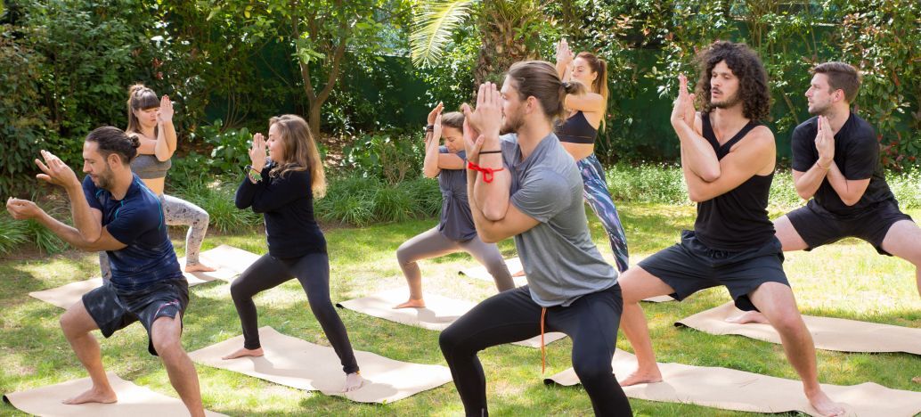 séance de yoga entre collaborateurs