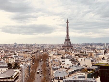 Paris vue de haut avec la Tour Eiffel 
