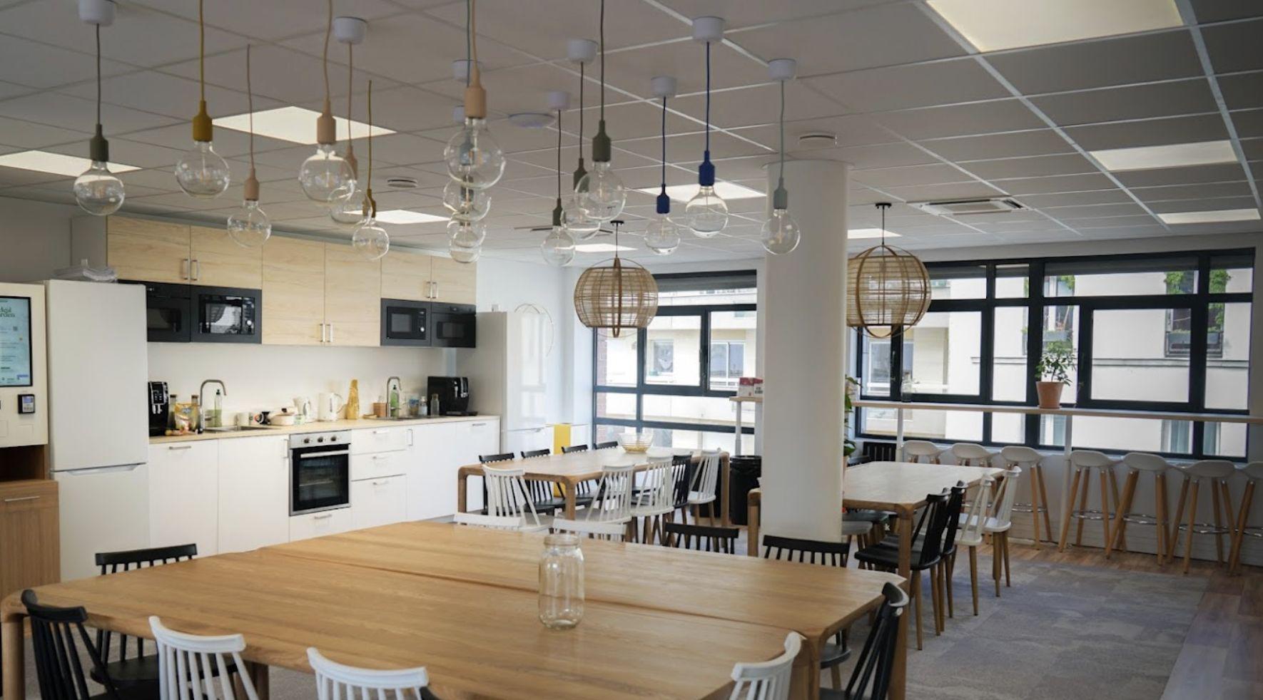 Image des bureaux au 130 Rue du Mont Cenis, Paris 18  - Bureaux à louer