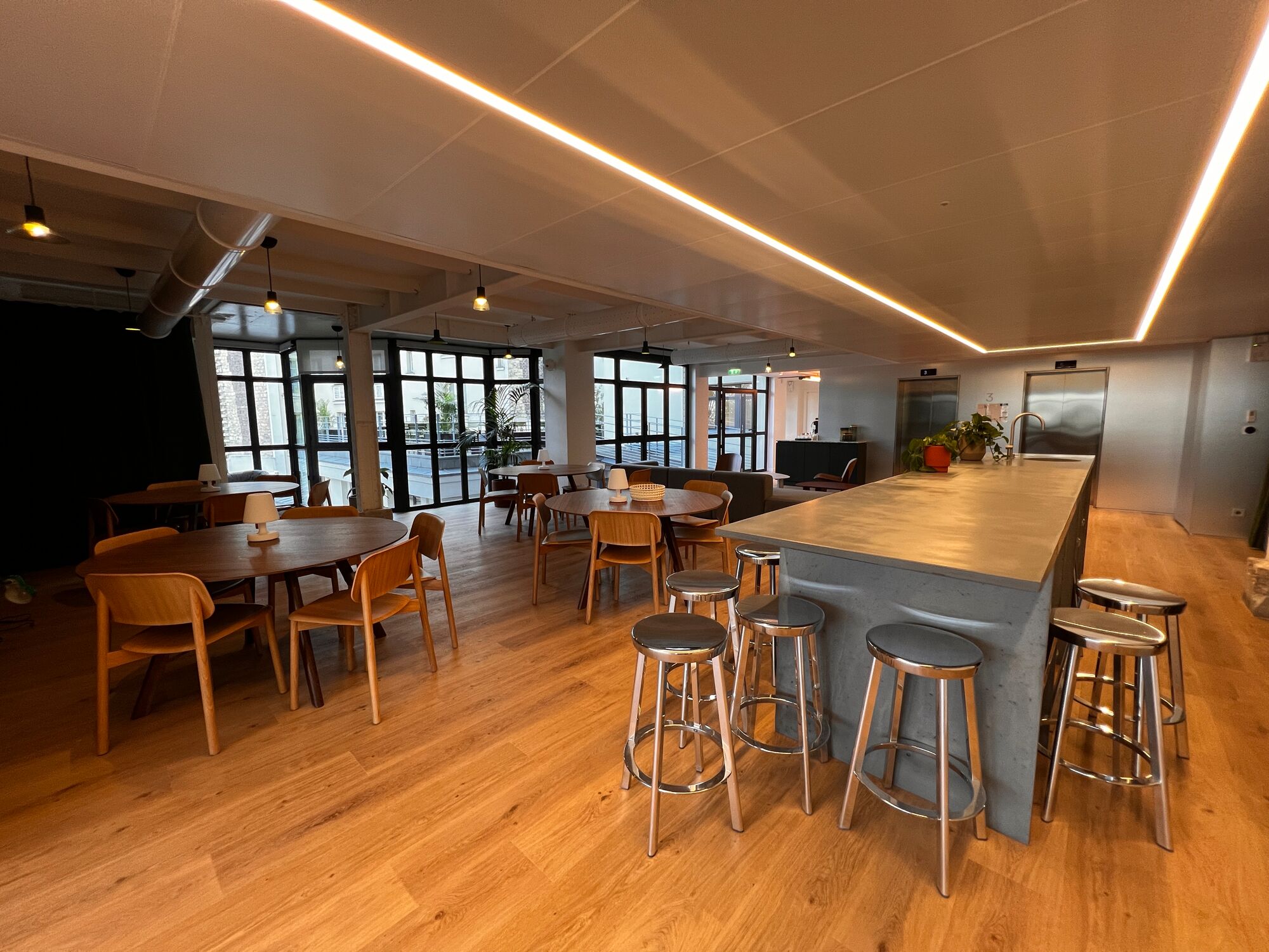 Image des bureaux au 74 Rue Joseph de Maistre, Paris 18  - Bureaux à louer