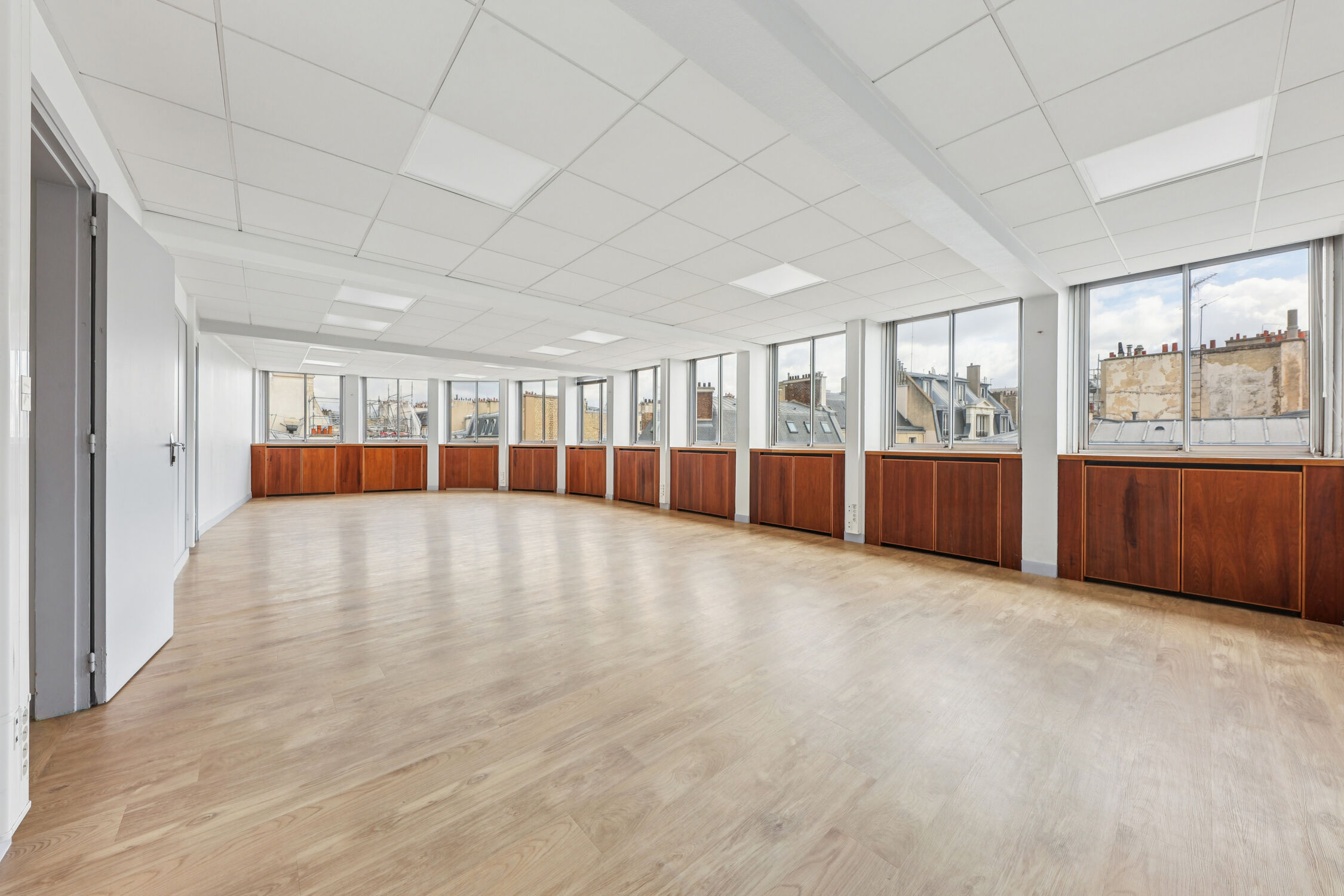 Image des bureaux au 43 Rue de Naples, Paris 8  - Bureaux à louer