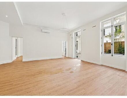 Bureaux du 5 Avenue de Messine Paris