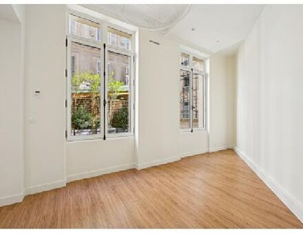 Bureaux du 5 Avenue de Messine Paris