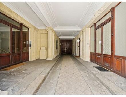 Bureaux du 5 Avenue de Messine Paris