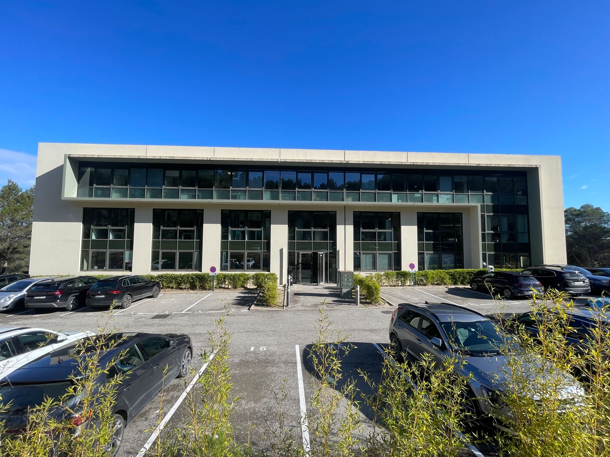 Image des bureaux au 595 Rue Pierre Berthier, Aix-en-Provence - Bureaux à louer