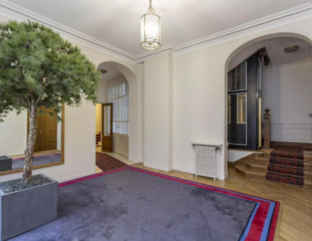 Bureaux du 16 Avenue Pierre Ier de Serbie Paris