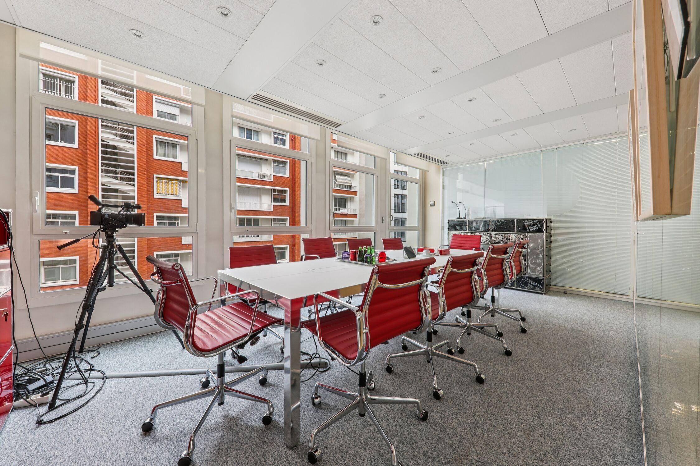 Image des bureaux au 28 Rue Bayard, Paris 8  - Bureaux à louer