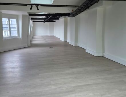 Bureaux du 73 Rue Sainte-Anne Paris