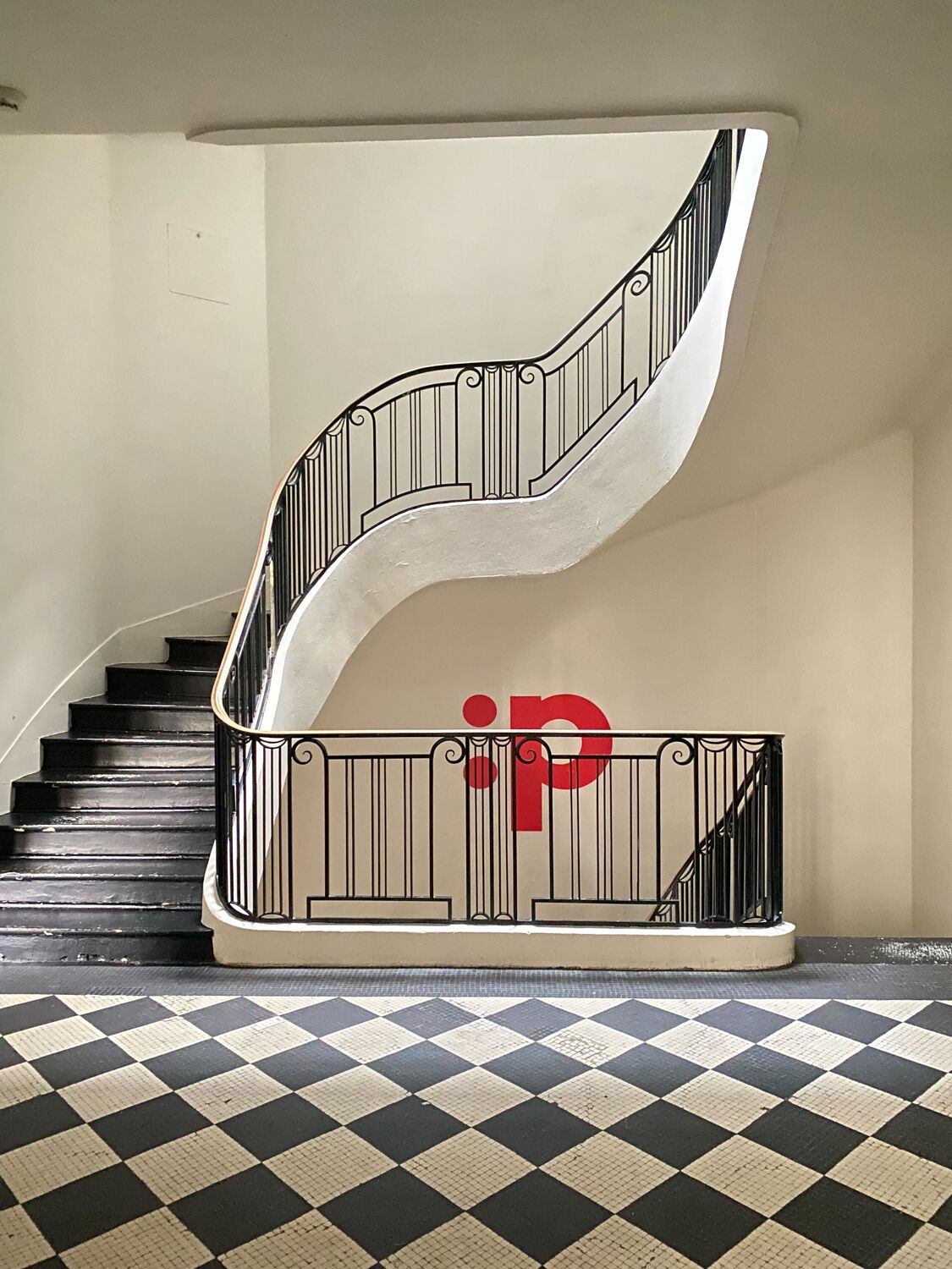 Image des bureaux au 12 Square Pétrarque, Paris 16  - Bureaux à louer