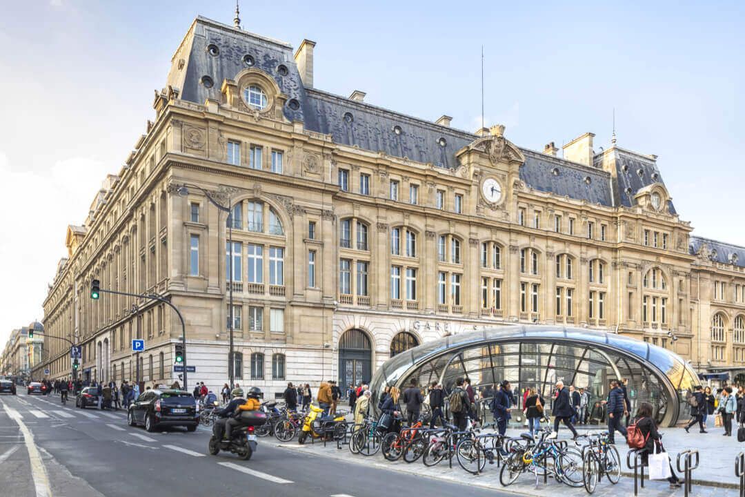 Image des bureaux au 1 Place d'Estienne d'Orves, Paris 9  - Bureaux à louer