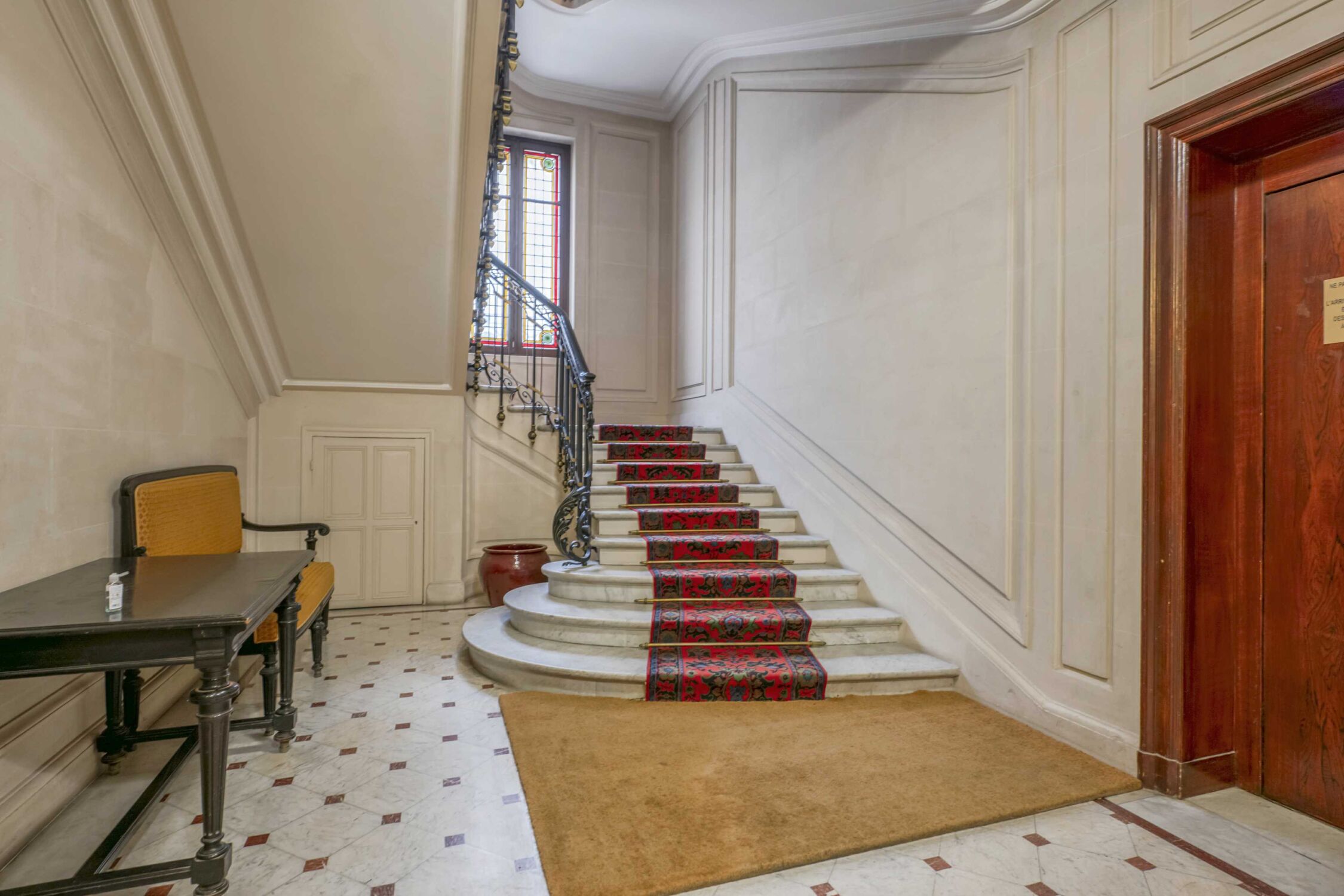 Image des bureaux au 54 Rue de Varenne, Paris 7 - Bureaux à louer