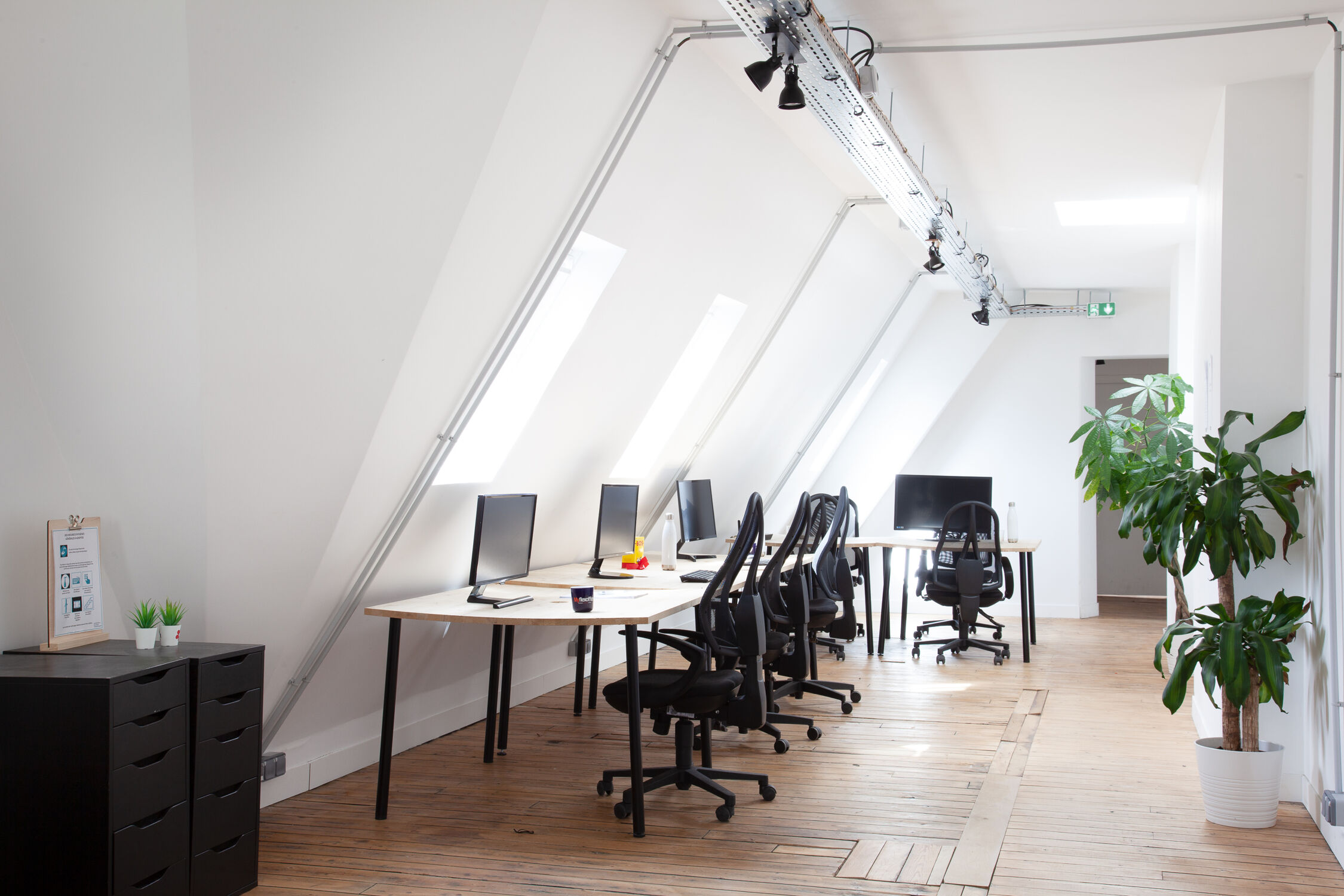 Image des bureaux au 29 Rue des Petites Ecuries, Paris 10  - Bureaux à louer