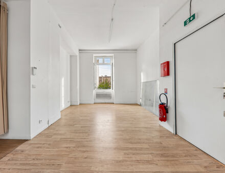 Bureaux du 75 Rue de la Fontaine au Roi Paris