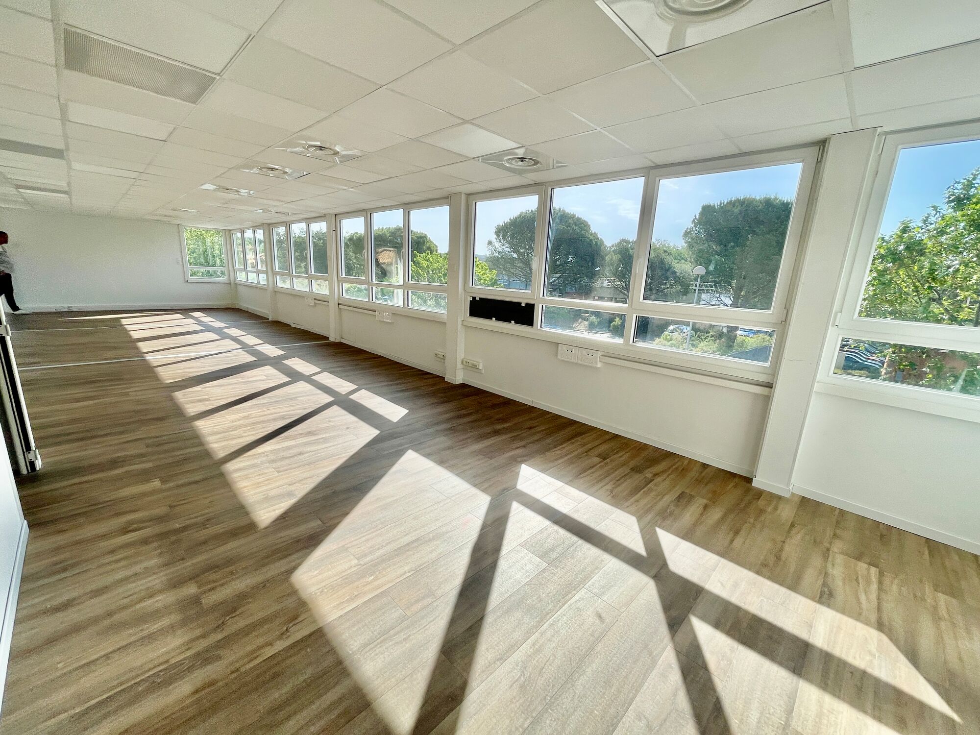 Image des bureaux au 595 Route de la seds, Vitrolles - Bureaux à louer