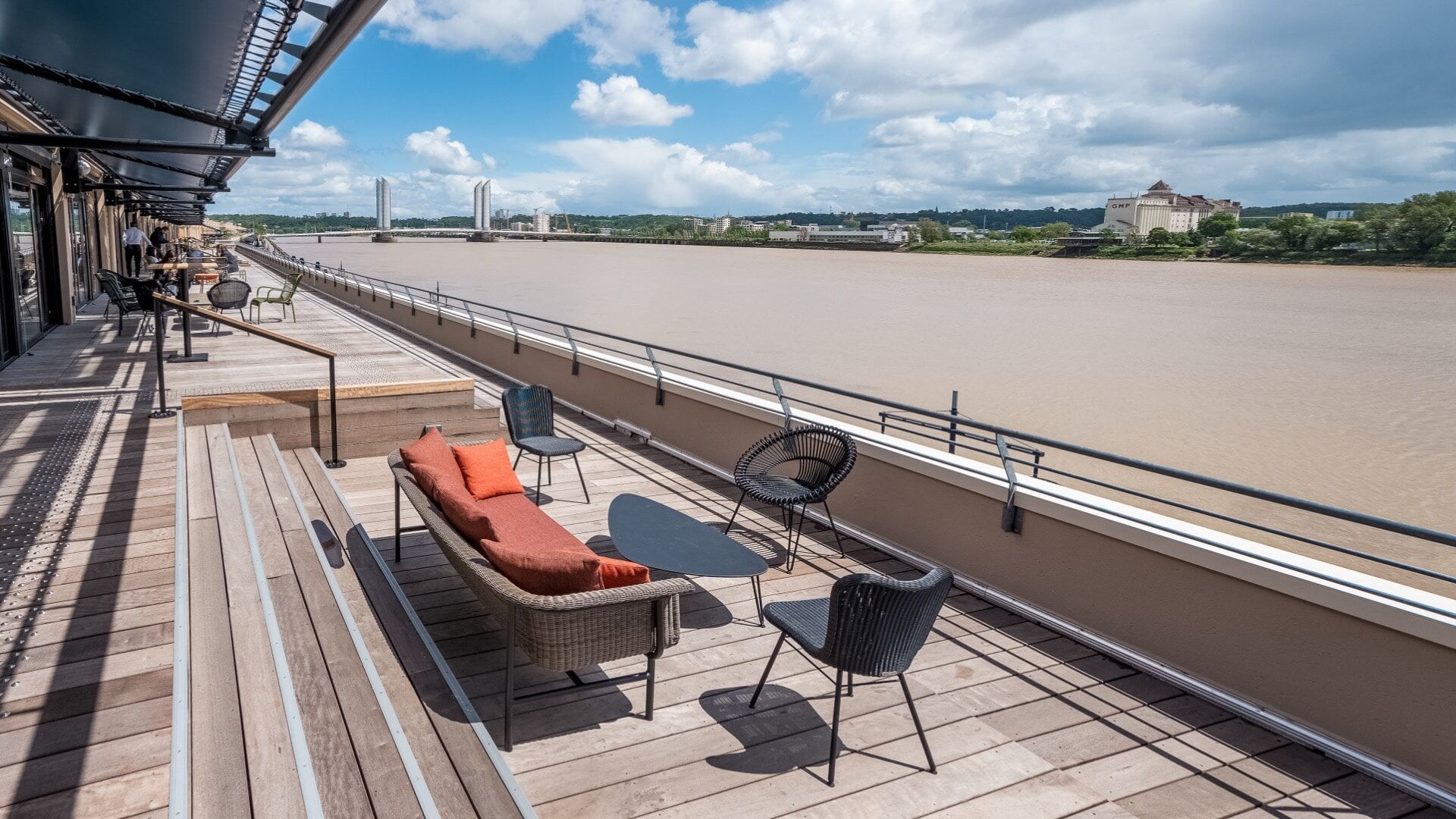 Image des bureaux au Quai des Chartrons, Bordeaux  - Bureaux à louer