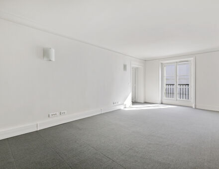 Bureaux du 3 Place des Pyramides Paris