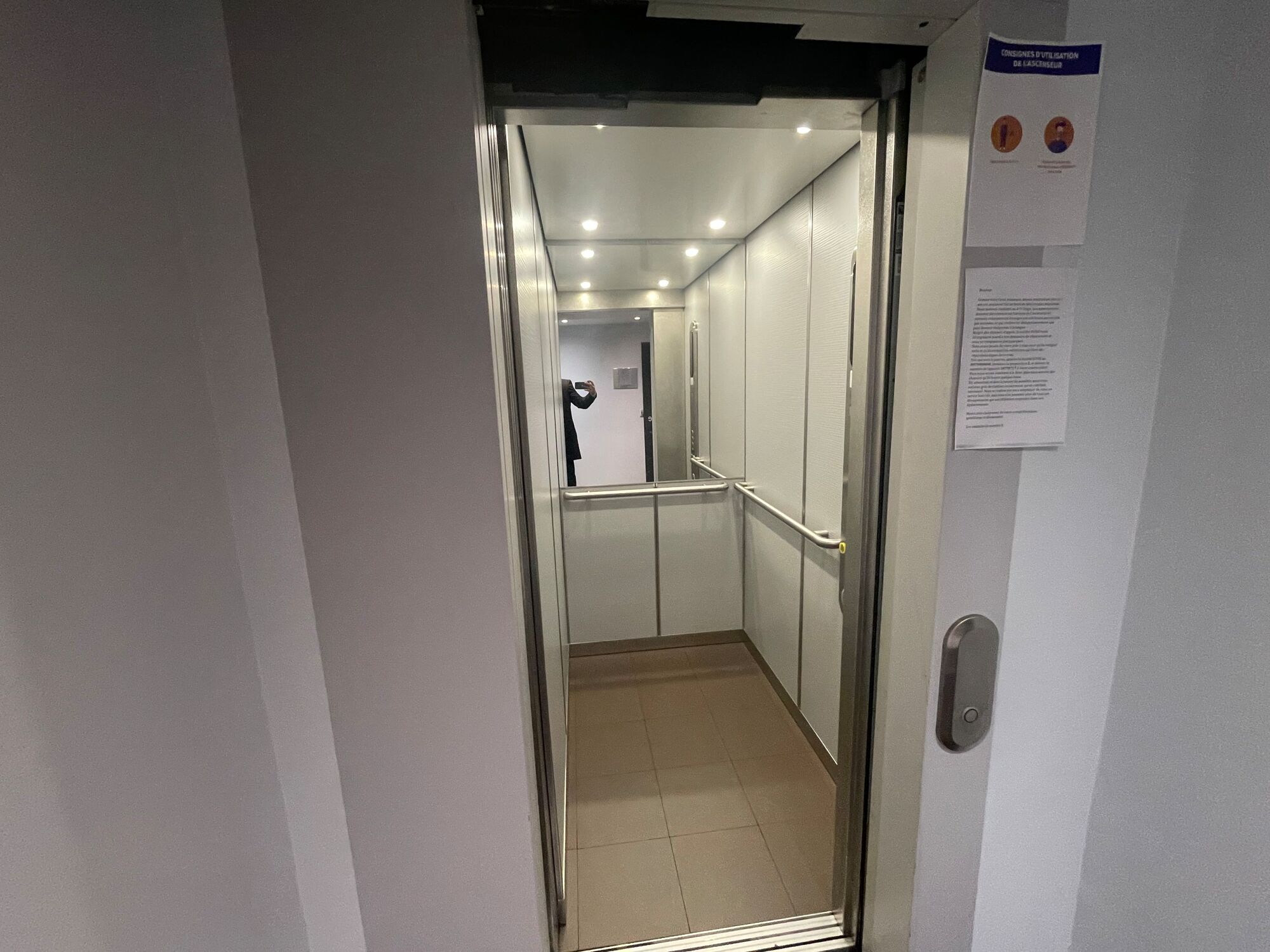 Image des bureaux au 8 Place Boulnois, Paris 17  - Bureaux à louer