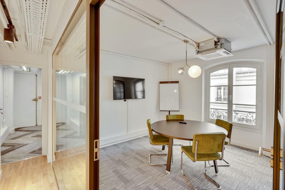 Image des bureaux au 1 Place d'Estienne d'Orves, Paris 9  - Bureaux à louer