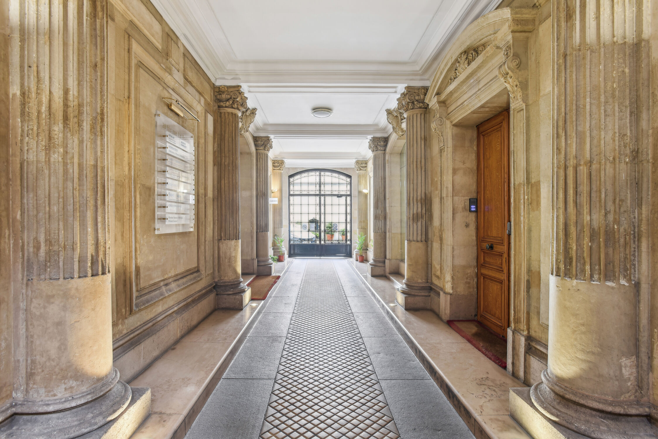Image des bureaux au 20b Rue la Boétie, Paris 8  - Bureaux à louer