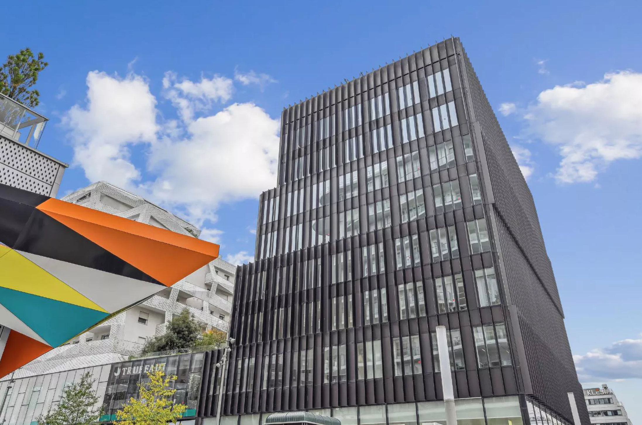 Image des bureaux au 19 Place Françoise Dorin, Paris 17  - Bureaux à louer