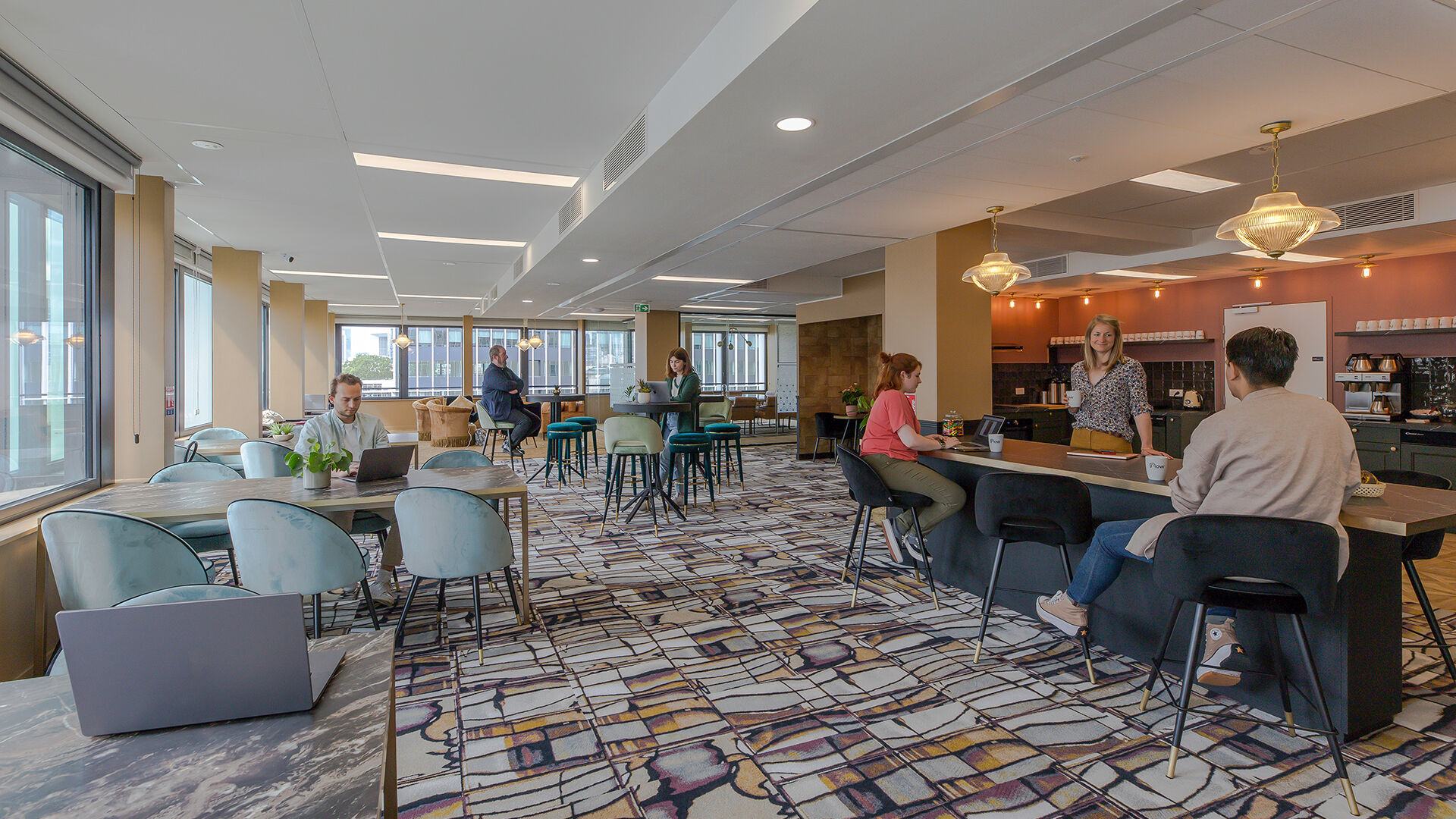 Image des bureaux au 11 Avenue Dubonnet, Courbevoie - Bureaux à louer