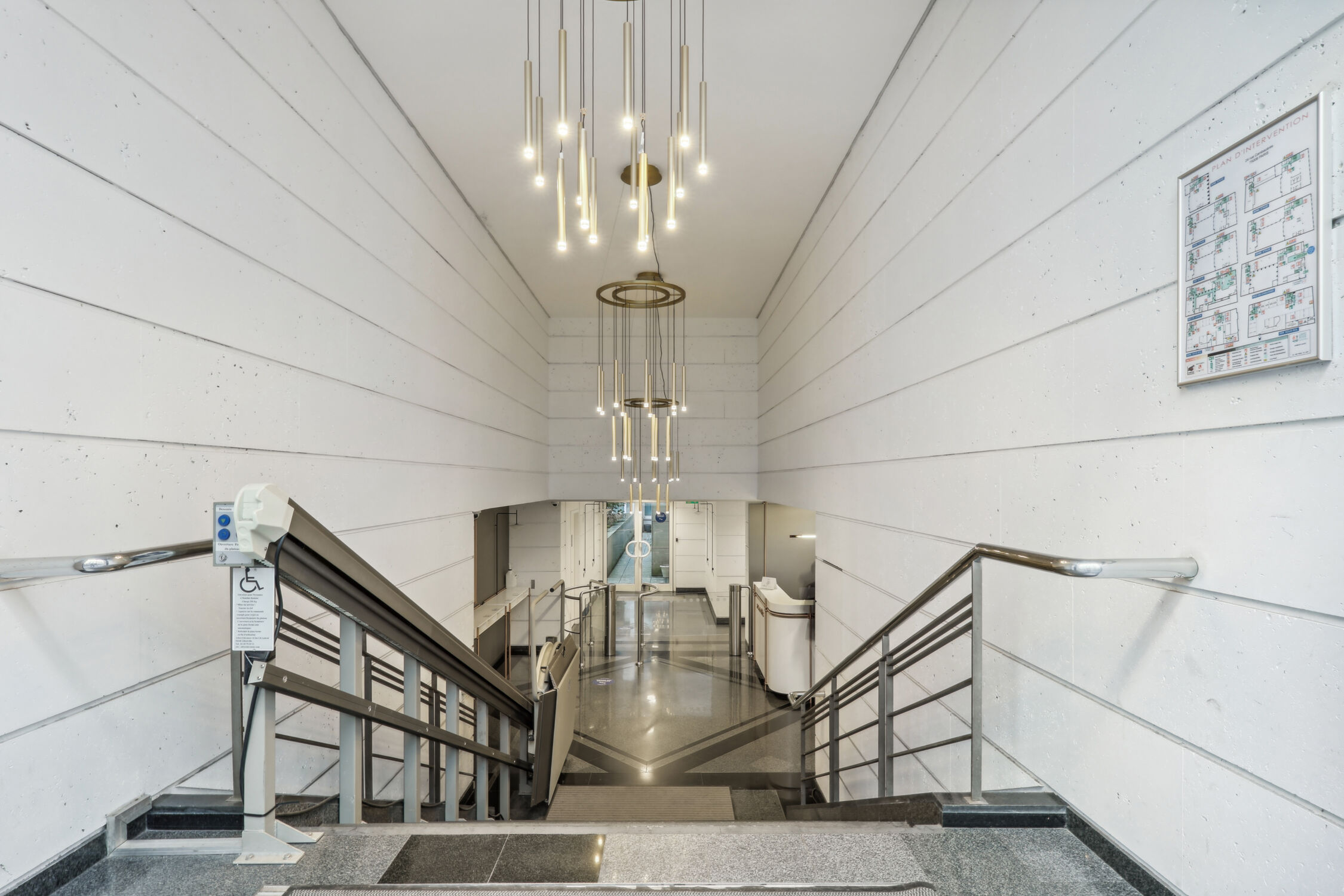 Image des bureaux au 24 Rue Cambacérès, Paris 8 - Bureaux à louer