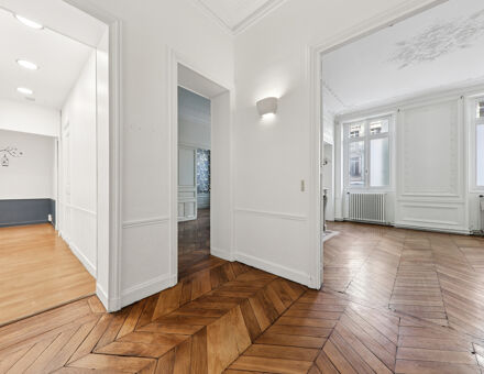 Bureaux du 5 Avenue de Messine Paris