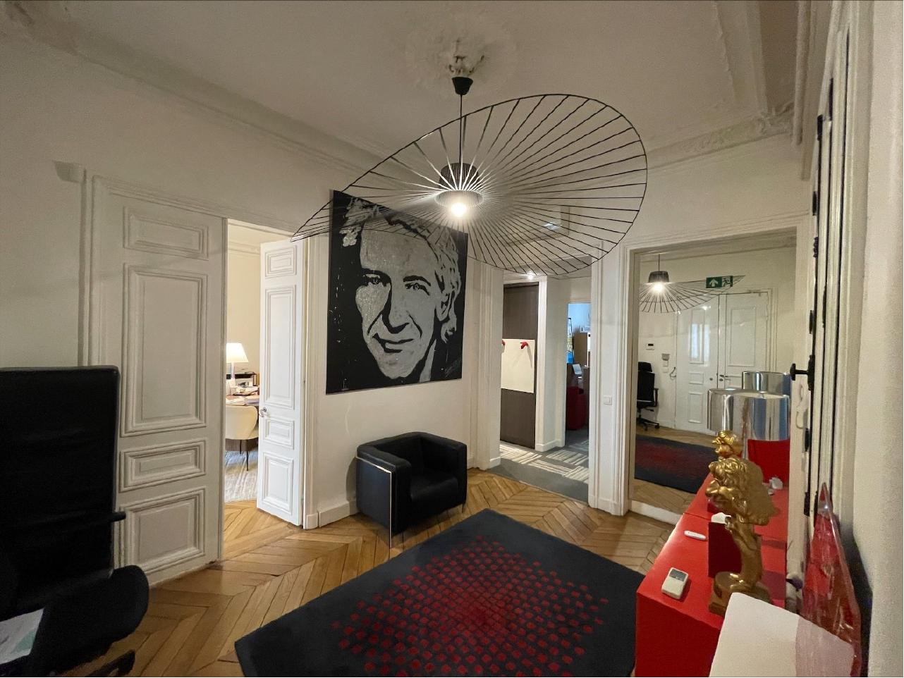 Image des bureaux au 49 Rue Galilée, Paris 16  - Bureaux à louer