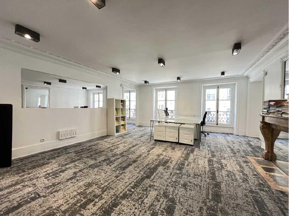 Image des bureaux au 32 Rue Washington, Paris 8 - Bureaux à vendre